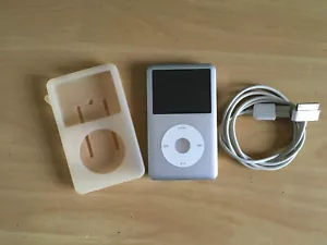  iPod classic 160gb 7 gen *Just 112 hrs use* Xcellent condition + xtras - Picture 1 of 10