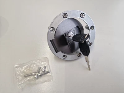 SYM NHT 125 2019-2025 TANQUE DE COMBUSTIBLE GASOLINA TAPA DE GASOLINA PARTE BLOQUEO JUEGO 2 LLAVES NUEVO Foto 1 de 4