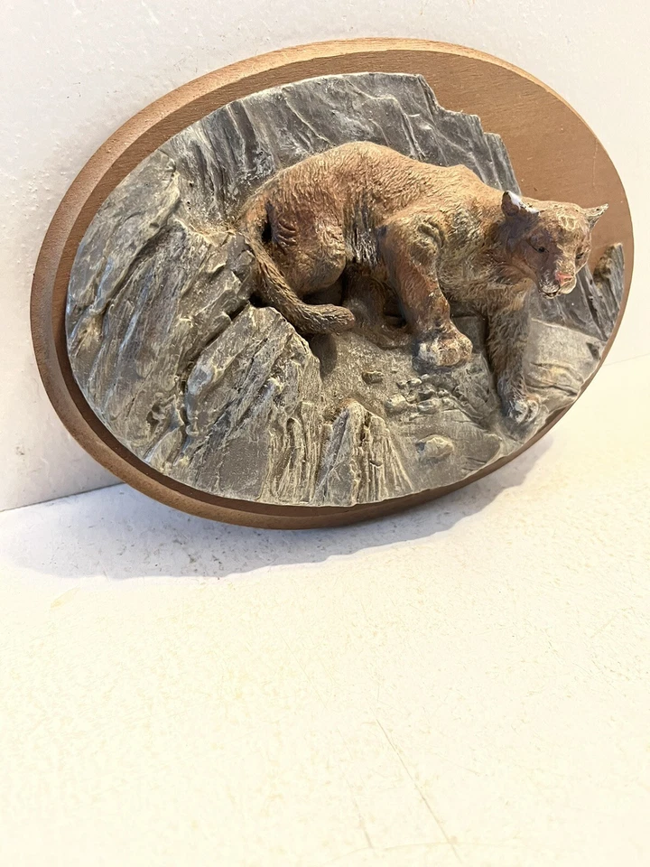 - Placa de pared 3D puma/león de montaña Avon Collectibles 1987 Wildlife Lover Foto 1 de 4