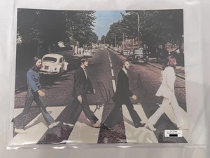 PAUL MCCARTHNEY Signed 8x10 Photo of THE BEATLES - Authenticated Autograph & COA - Picture 1 of 3