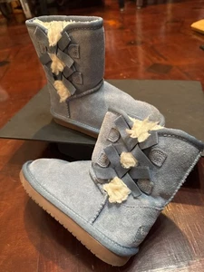 Koolaburra By UGG Victoria Short Boot Sheepskin Size 10 Light Blue EXC - Picture 1 of 9