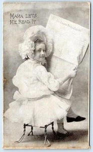 1907 "MAMA LETS ME READ IT" FANCY GIRL READING TOPEKA DAILY CAPITAL NEWSPAPER - Picture 1 of 2