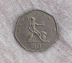 1977 50 New Pence; Reino Unido; Inglaterra; Gran Bretaña; circulado - Imagen 1 de 2
