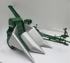 1/16 Oliver 73H Corn Picker - Museum Renovation Unit #5 - Picture 1 of 4