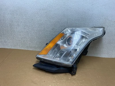 Левая галогенная фара левая для Cadillac SRX 2010–2016 годов выпуска V4878 DW - Изображение 1 из 4