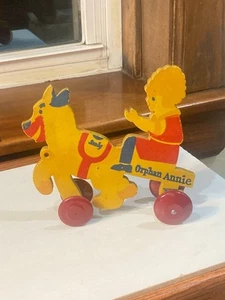 Vintage 1930s Trixy Toy Little Orphan Annie Wooden Pull Toy Excellent Condition - Picture 1 of 4