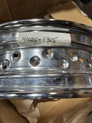 Conjunto de roda traseira caixa aberta NOS VN 1500 Kawasaki VN1500 Vulcan Classic 96-00 - Imagem 1 de 3