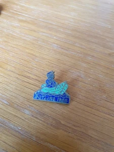 BUTLINS FILEY HOLIDAY CAMP 1955 BLUE ENAMEL PIN BADGE - Picture 1 of 6