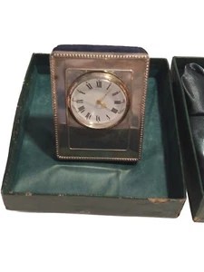 Kitney & Co Vintage Silver Mantle Clock Stand Frame Miniature Kitney & Co 1993 - Foto 1 di 5
