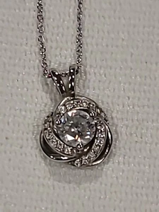 17" Sterlingsilber 925 Halskette 17" Kette mit CZ Kubischem Serconia Knoten Anhänger - Bild 1 von 19