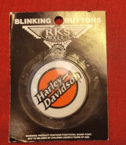 Prendedor botón parpadeante Harley Davidson Motorcycles 1995 vintage NUEVO en paquete - Imagen 1 de 3