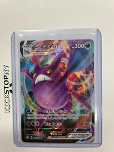 Crobat VMAX Shining Fates - 045/072 - NM/M - Pokemon - Sleeve + Top Loader - Picture 1 of 2
