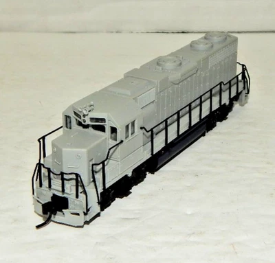 Atlas - N Scale Undecorated EMD GP38 Locomotive - Pre-Owned, Excellent - Image 1 of 4