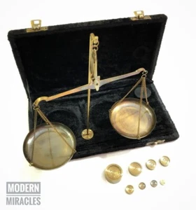 Balanza de equilibrio de joyería con acabado antiguo de latón con caja de terciopelo y peso completo - Imagen 1 de 4