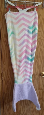 Manta forrada de lana cola de sirena talla única rosa púrpura patrón Chevron etiqueta nueva Foto 1 de 4