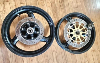 Llantas delanteras y traseras con bolsillo y rotores para moto Ducati Monster 600 2001 Foto 1 de 4