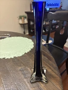 Vintage dunkle Kobalt Glas Knospenvase quadratischer Sockel 12 Zoll hoch cool aussehend gebraucht, in einwandfreiem Zustand - Bild 1 von 4