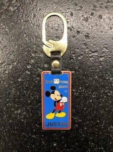 Vintage Disney Schlüsselanhänger mit Mickey & Namen "JUSTIN", mit Lederband, 80er Jahre - Bild 1 von 5