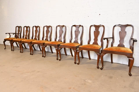 Henkel Harris Queen Anne Solid Mahogany Dining Chairs, Set of Eight Cover