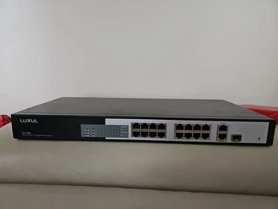 Conmutador inteligente Luxul (XFS-1816P) 18 puertos/16 PoE+/ 2 Gig Uplink  Foto 1 de 4