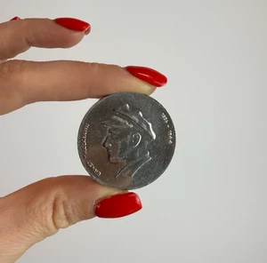 Aktie DDR NVA Medaille Münze Ernst Thälmann 1886-1944 Widerstand Buchenwald - Bild 1 von 9