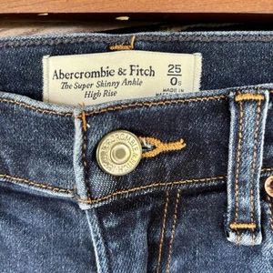 Abercrombie & Fitch Super Skinny Ankle High Rise Jeans Stretch 25 0 Short - Picture 1 of 7