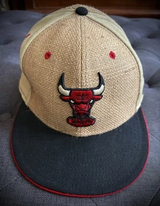 Chicago Bulls NBA New Era Fitted 59Fifty Sports Cap Hat Size 7 1/4 Beige Woven - Picture 1 of 7