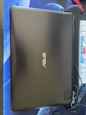 PC portatile ASUS VIVOBOOK X540N Intel celeron N3350 1.10GHz 250GB SSD 4GB RAM - Immagine 1 di 4