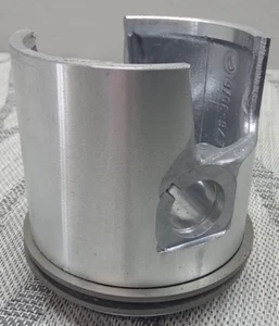 Ski-Doo Piston 420-985-637 - Picture 1 of 6