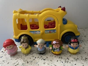 2005 Fisher Price Little People School Bus Lights Sound With 5 People Princess - Picture 1 of 8
