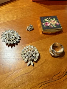 SPEDIZIONE GRATUITA! LOTTO DI 5 VINTAGE! Bigiotteria - dalla collezione della NONNA! - Foto 1 di 11