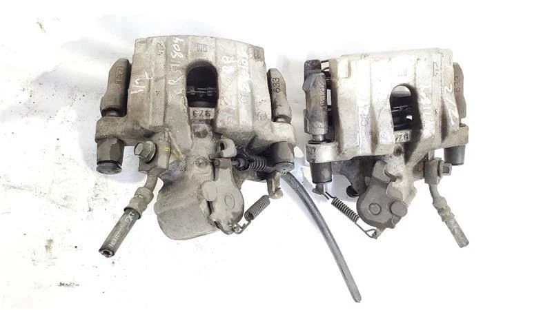 2007 2008 2009 2010 Saturn Sky OEM Rear Pair Brake Caliper  - Image 1 of 4