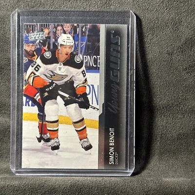 2021-22 Upper Deck Series 1 - Young Guns Simon Benoit - Image 1 of 2