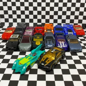 Hot Wheels & Maisto lose 1/64 Diecast Batmobile, Camaro, Ferrari, Hyundai Duracell - Bild 1 von 82