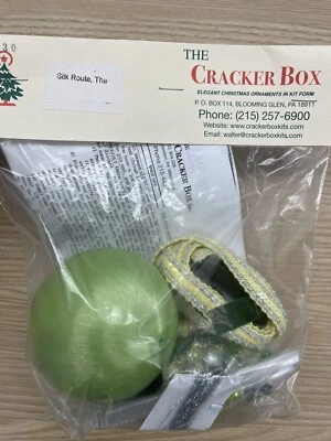 The Cracker Box SEIDENROUTE Sellerie grün gelb Weihnachtsschmuck Set versiegelt - Bild 1 von 4