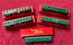 Vintage Qty (5) TRI-ANG RAILWAYS BRITISH HO/OO Gauge Train Cars All With Boxes - Picture 1 of 9