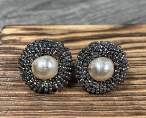 Vtg SIGNED Miriam Haskell Baroque Pearl & Seed Bead Clip-on Earrings - Picture 1 of 15