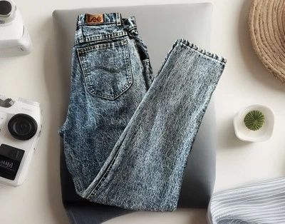 Lee Classic Blue Lightning  80‘s Vintage Look High Rise Jeans-Comfy-Casual-Retro - image 1 of 4