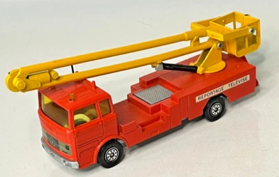 Solido escala 1:50 Nº Camión grúa de informes de TV 358 Mercedes Benz LP 1418/46 Foto 1 de 4