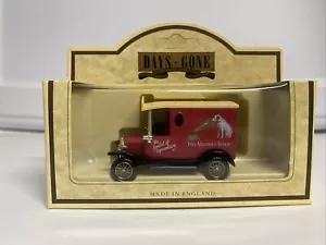 LLEDO DAYS GONE 6071 1920 MODEL T HMV FORD VAN - NEW - Picture 1 of 6