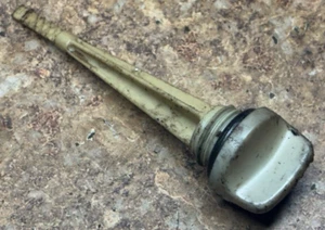 81 Honda ATC 200 3 Wheeler Engine Motor Oil Level Checker Dip Stick Dipstick F5 - Picture 1 of 3