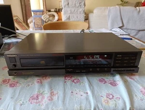 Technics Lettore Compact Disc SL-P222A - Foto 1 di 9