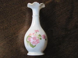 NASCO CHINA  6" FLORAL VASE W/ RUFFLE RIM & GOLD TRIM BY NATIONAL SILVER COMPANY - Picture 1 of 1