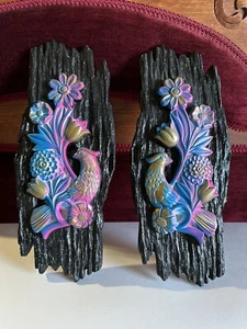 Rare placche in gesso fiori su corteccia d'albero blu rosa nero oro MCM - Foto 1 di 5