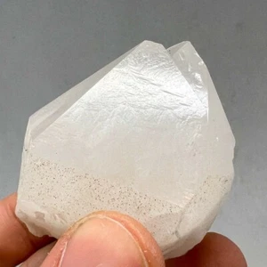 CUARZO Quartz - La Respina, P. Lillo, León - SPAIN MINERAL 4x4x4 cms K8 - Picture 1 of 4