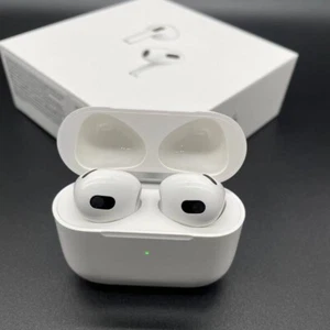 Apple AirPods 3ème génération et boîtier de charge éclaircissant MPNY3LL/A - Photo 1 sur 4