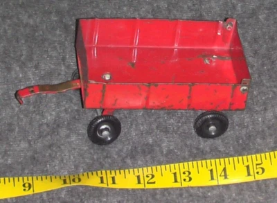 ERTL Case IH International red Farm Barge Wagon Trailer 1/32 toy tractor flare - Image 1 of 4