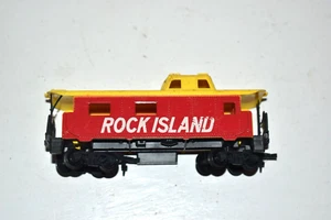 Tyco HO Rock Island Caboose Model Railroad Rolling Stock - Picture 1 of 4