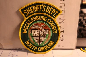 police patch MECKLENBURY COUNTY SHERIFF NORTH CAROLINA GREEN - Picture 1 of 1