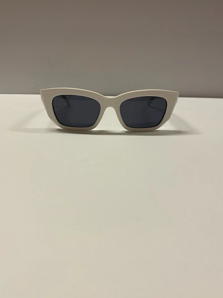 GAFAS DE SOL UNISEX GIVENCHY GV40015U LENTES BIO Y ACETATO BIO 140 blanco T9 Foto 1 de 4